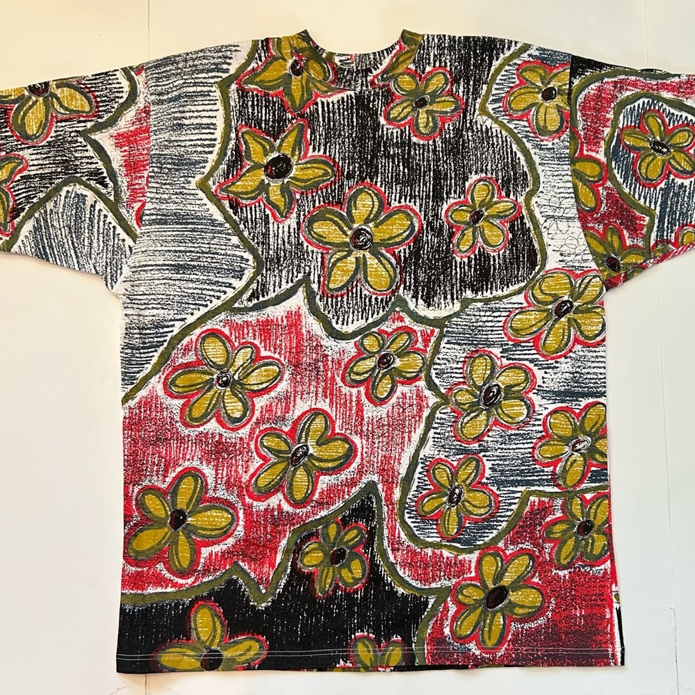 NEW 90’s VINTAGE GEOMETRIC SHORT SLEEVE T-SHIRT